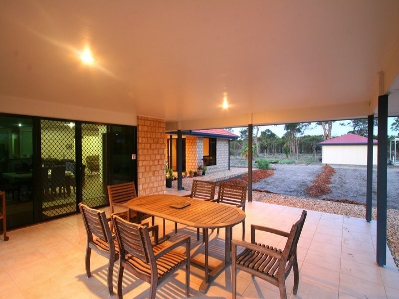 15 Oak Avenue, Coonarr QLD 4670