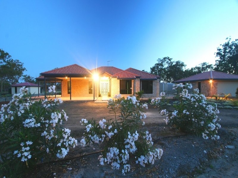 15 Oak Avenue, Coonarr QLD 4670