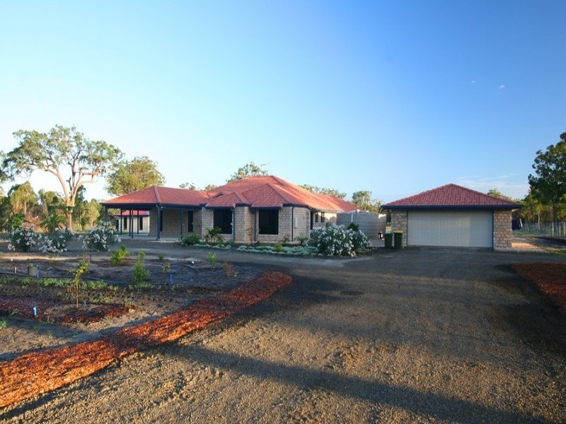 15 Oak Avenue, Coonarr QLD 4670