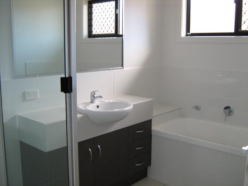 4/6 Cedargreen Court, Bundaberg East QLD 4670