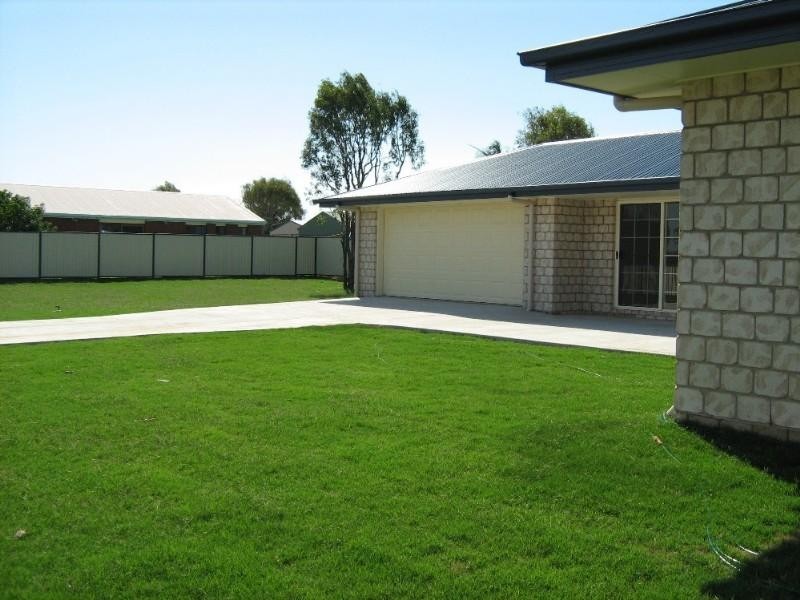 129 Shelley Street, Burnett Heads QLD 4670