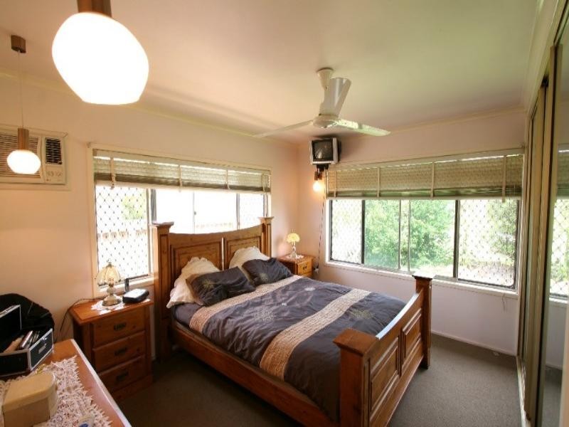 4 Newitt Street, Thabeban QLD 4670