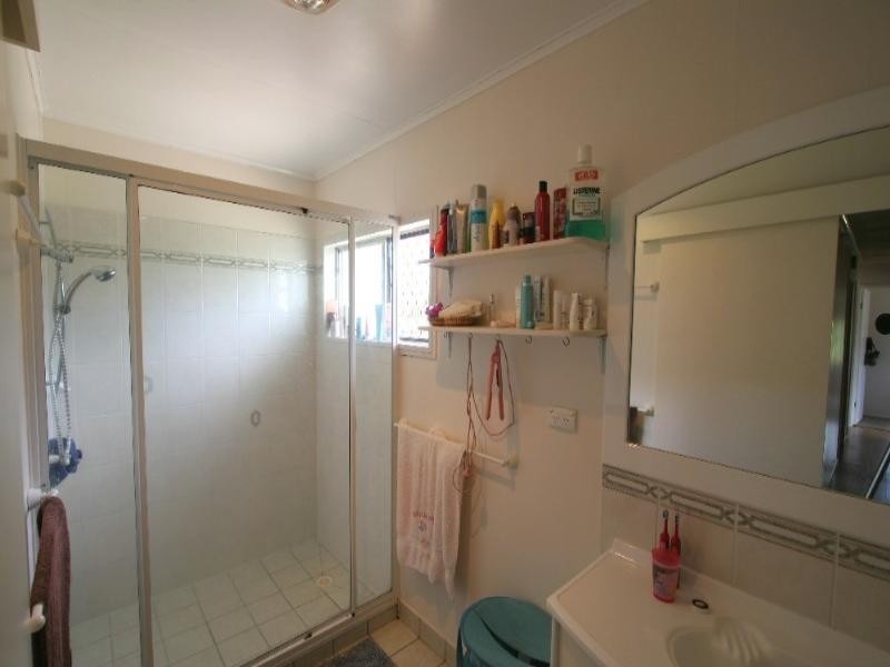 4 Newitt Street, Thabeban QLD 4670