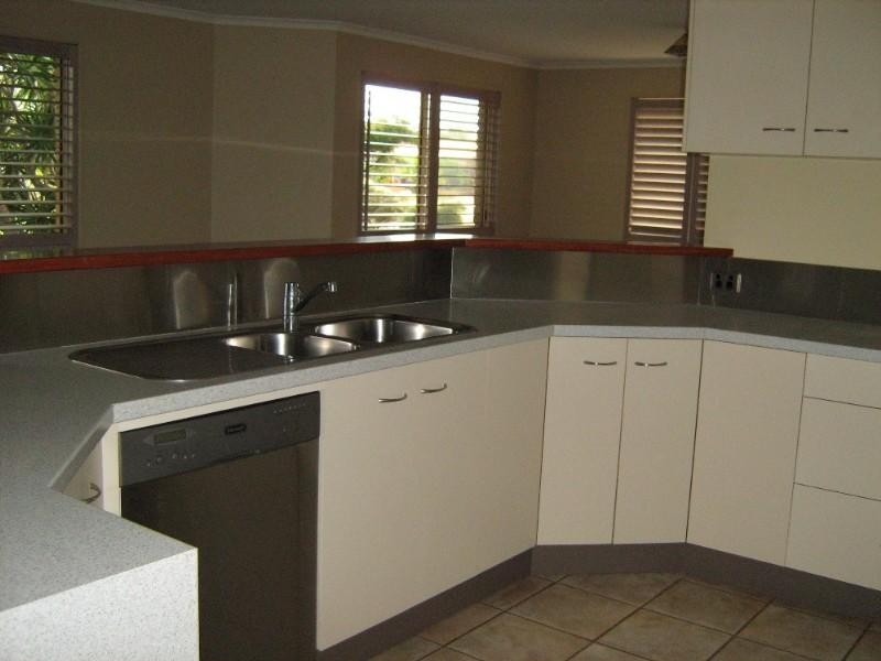 207 Barolin Esplande, Coral Cove QLD 4670