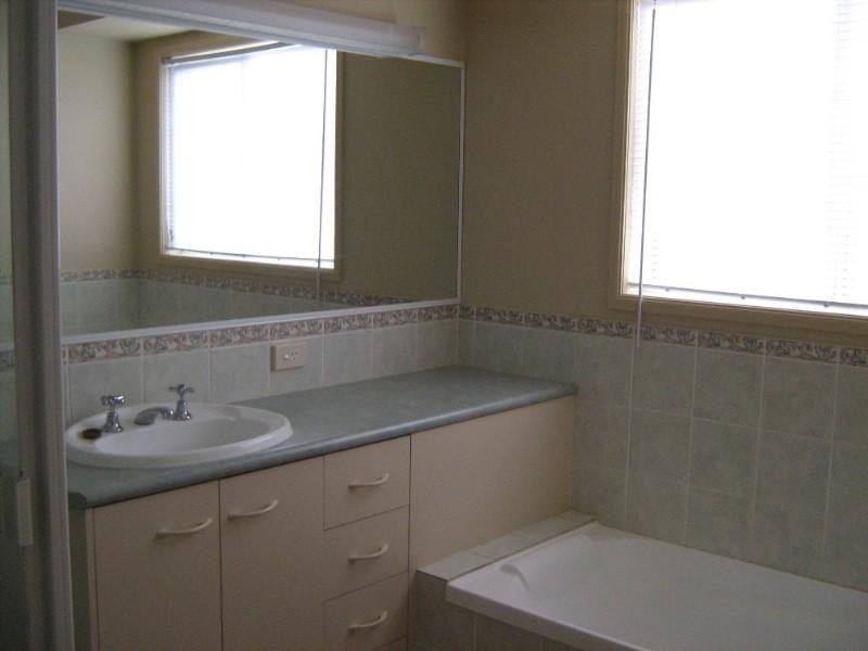 207 Barolin Esplande, Coral Cove QLD 4670