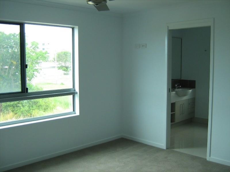 1/11 McCavanagh Street, Bargara QLD 4670