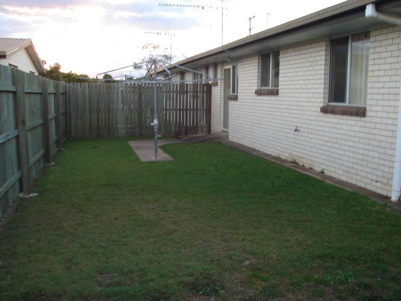 2/4 McCullough Street, Kepnock QLD 4670