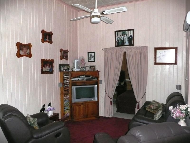 28 Glenmorris Street, Bundaberg QLD 4670