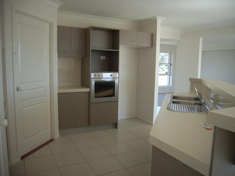 4 Avalon Street, Burnett Heads QLD 4670