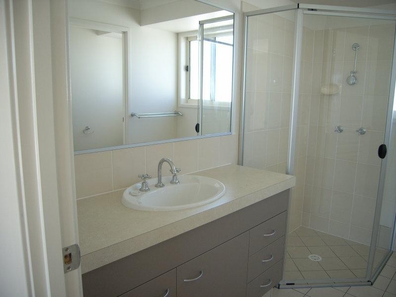 4 Avalon Street, Burnett Heads QLD 4670