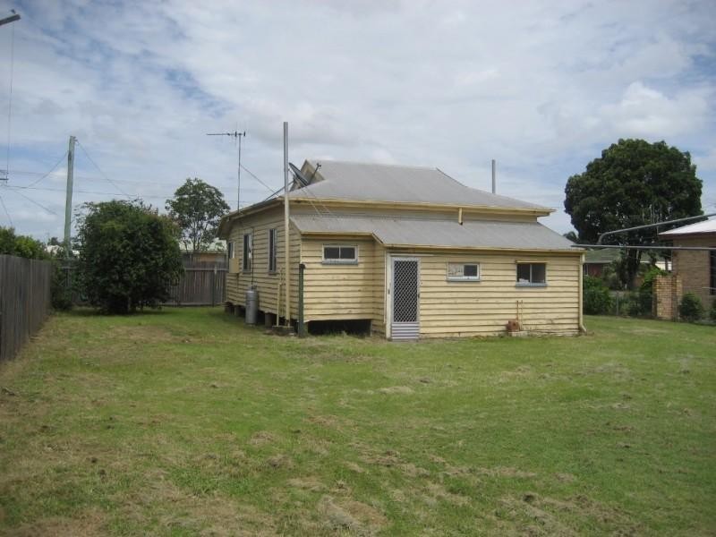 9 Anderson Street, Avenell Heights QLD 4670