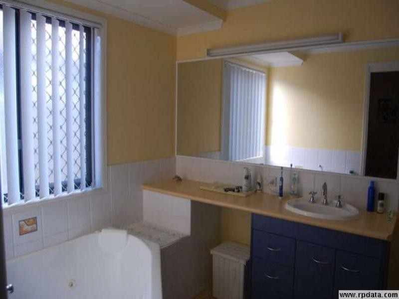 4 McKenzie Street, Bundaberg QLD 4670