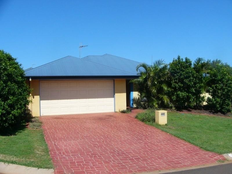 11 Rita Place, Coral Cove QLD 4670