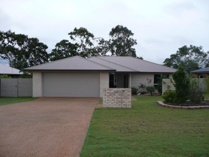 11 Pinnacle Court, Avoca QLD 4670