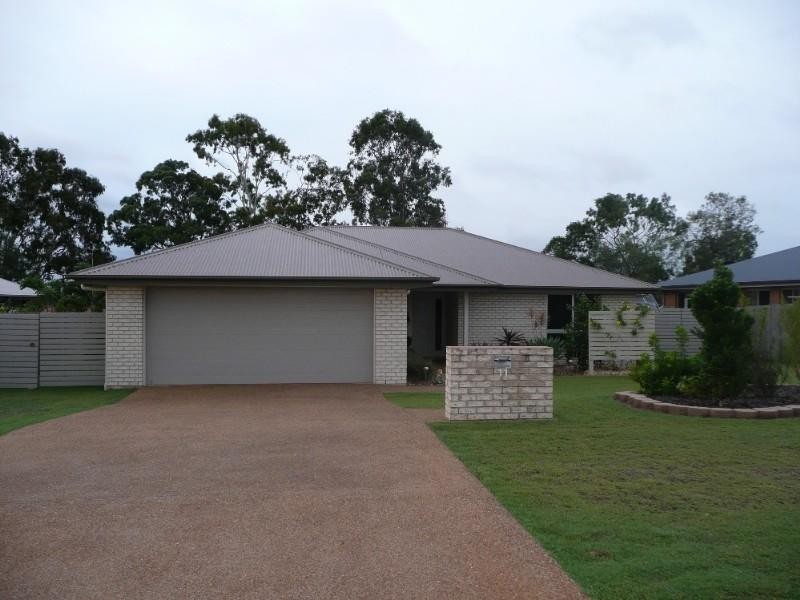 11 Pinnacle Court, Avoca QLD 4670