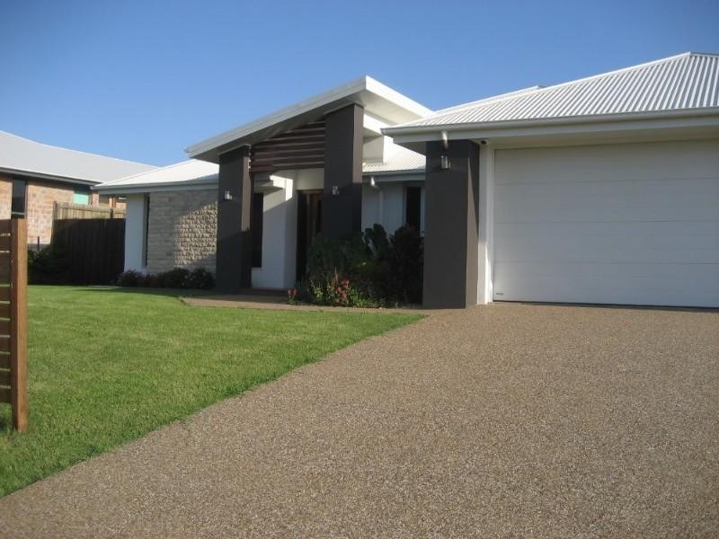 10 Pinnacle Court, Avoca QLD 4670