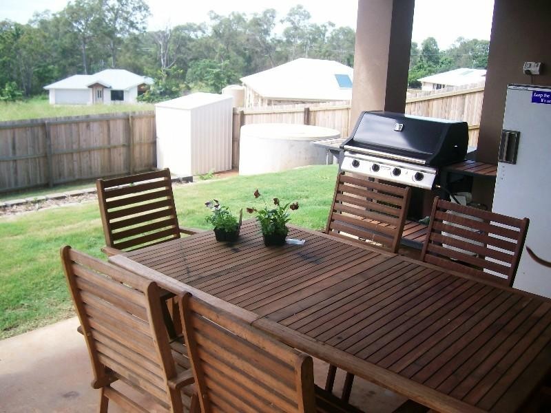 14 Neville Drive, Branyan QLD 4670