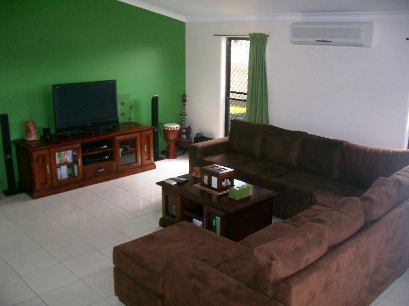 14 Neville Drive, Branyan QLD 4670