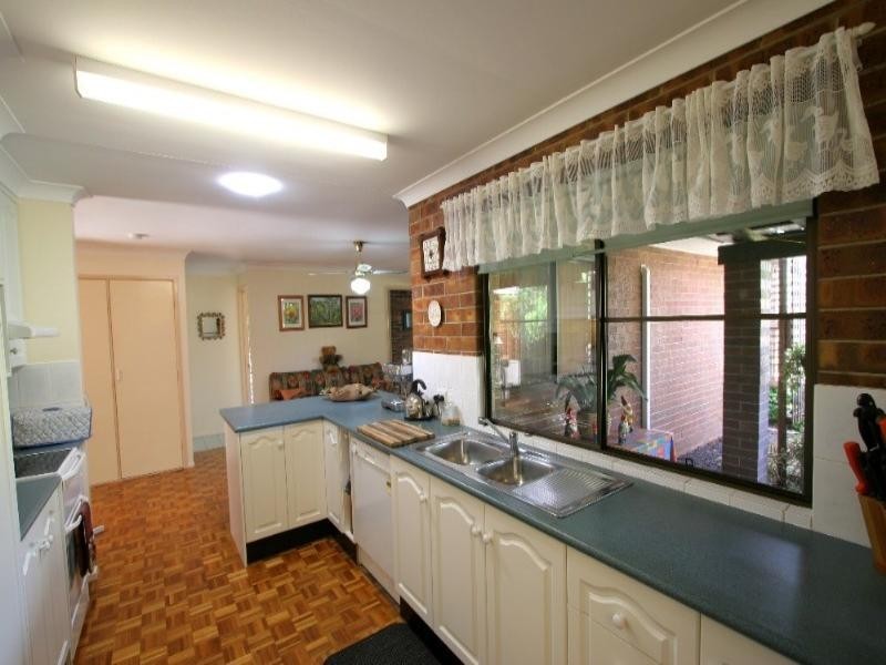 8 Park Royal Drive, Branyan QLD 4670