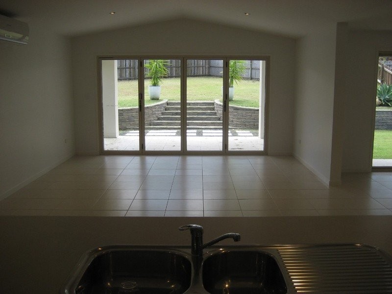 4 Sutherland Road, Branyan QLD 4670