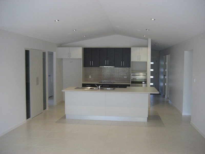 4 Sutherland Road, Branyan QLD 4670