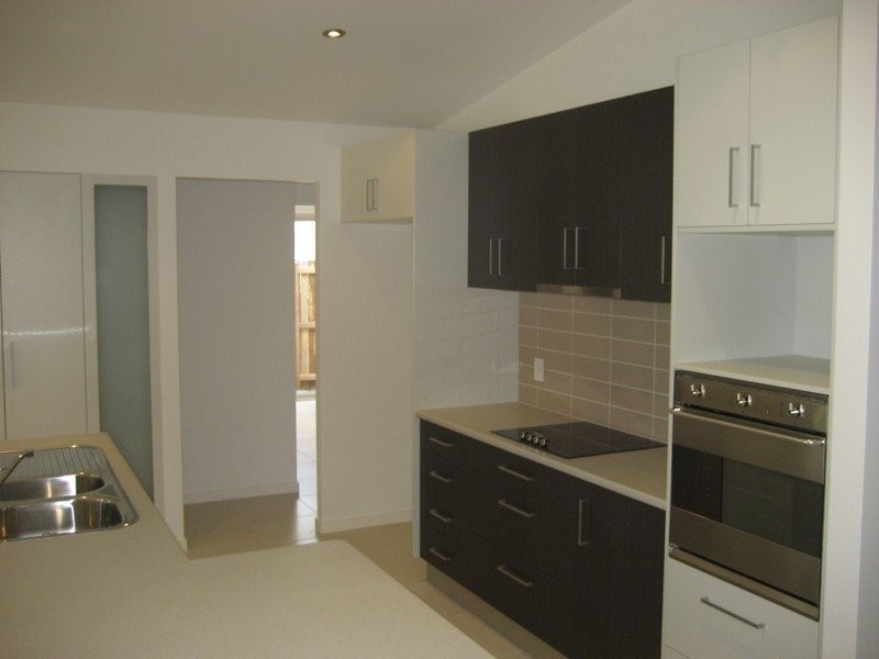 4 Sutherland Road, Branyan QLD 4670