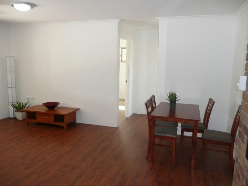 2/1 Finnis Street, Avenell Heights QLD 4670