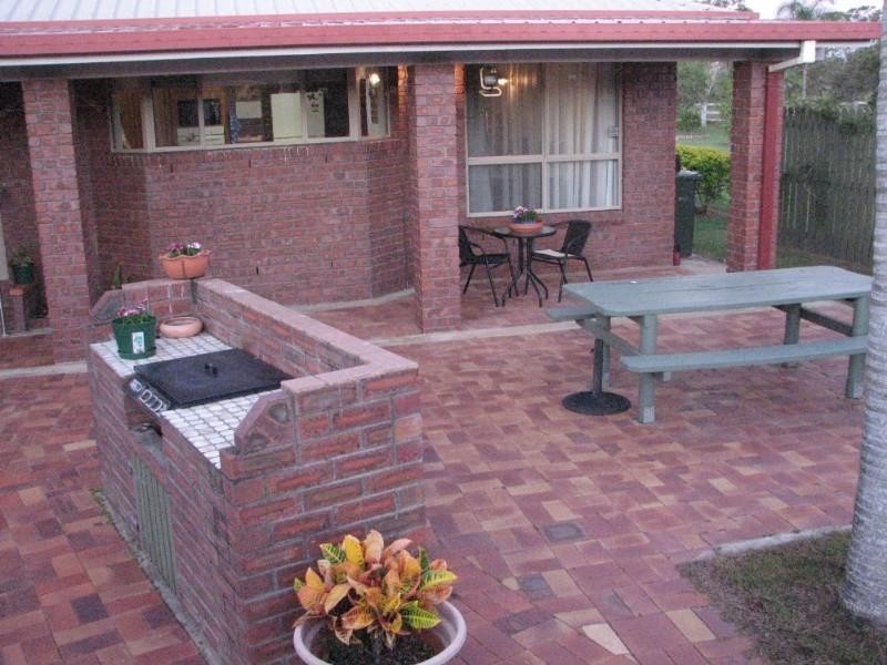 2 Jasper Court, Branyan QLD 4670