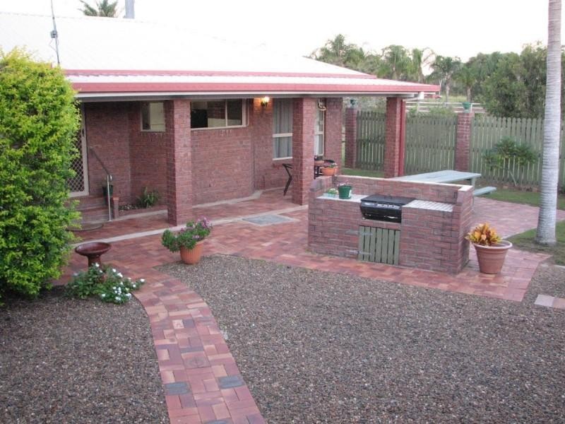 2 Jasper Court, Branyan QLD 4670