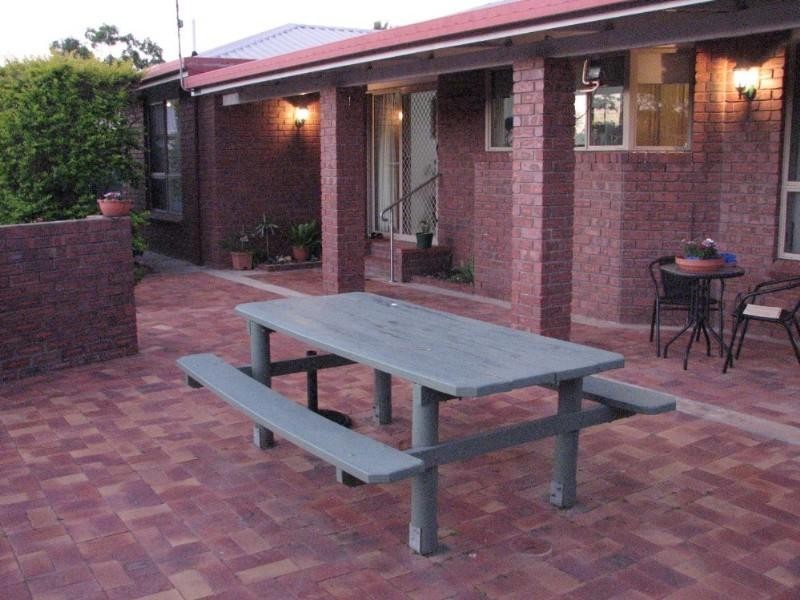 2 Jasper Court, Branyan QLD 4670