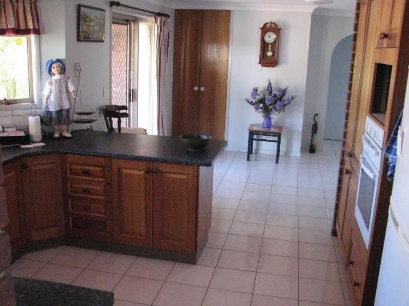 2 Jasper Court, Branyan QLD 4670