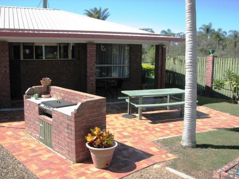 2 Jasper Court, Branyan QLD 4670