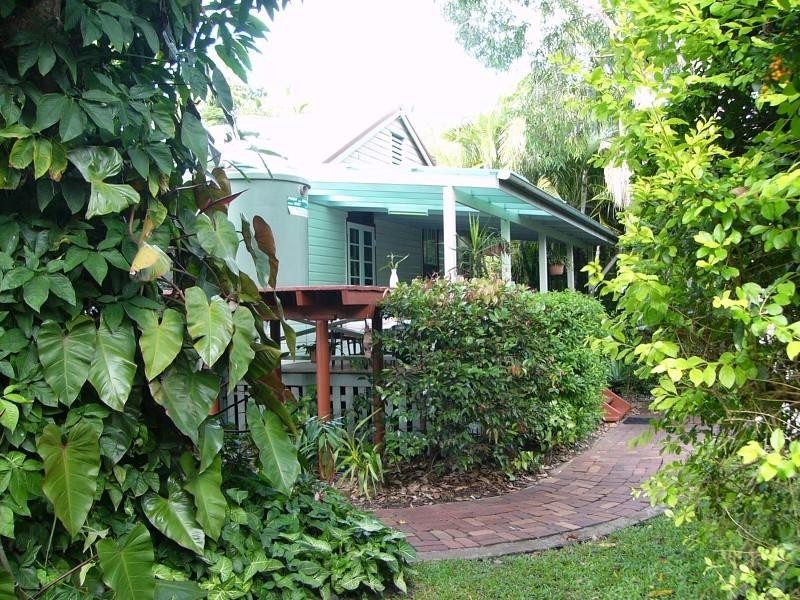 40 Oakwood School Road, Gooburrum QLD 4670