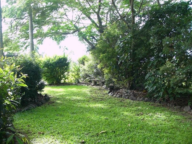 40 Oakwood School Road, Gooburrum QLD 4670