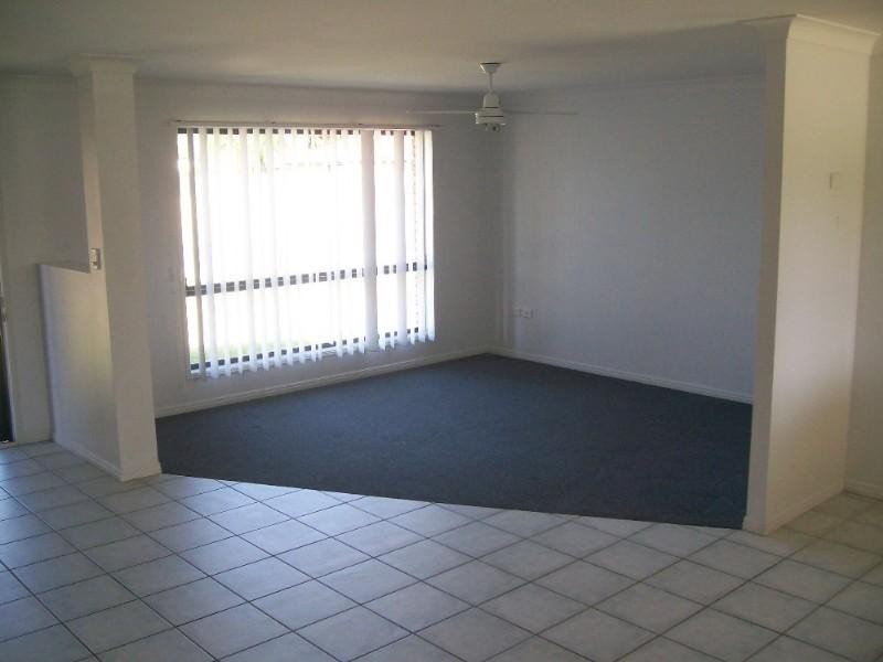 40 Paradise Avenue, Thabeban QLD 4670