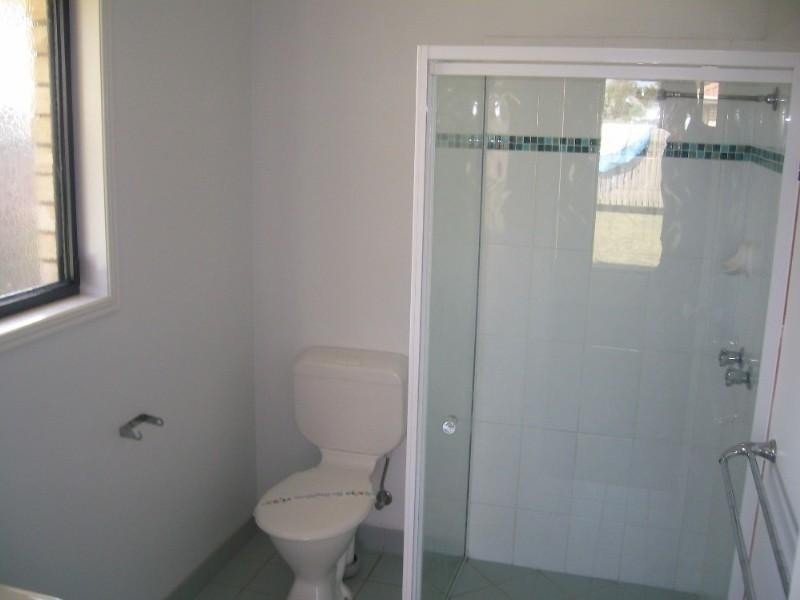 40 Paradise Avenue, Thabeban QLD 4670