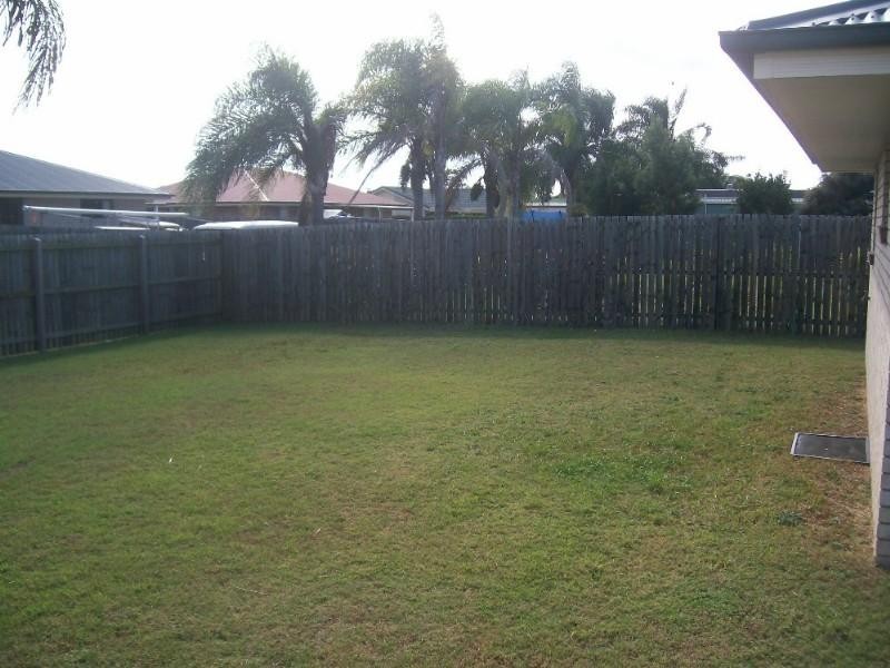 40 Paradise Avenue, Thabeban QLD 4670