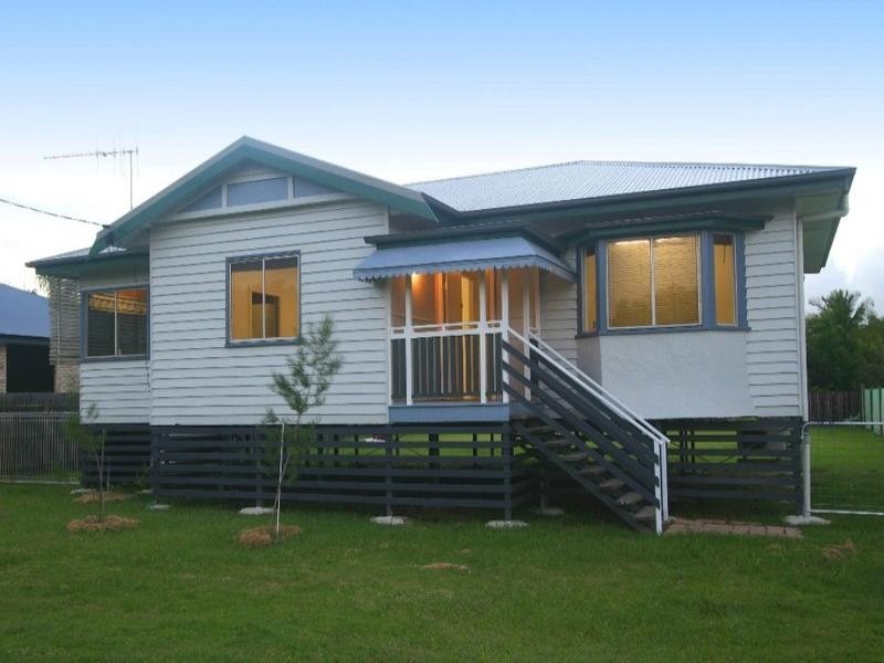 6 Moffat Street, Burnett Heads QLD 4670