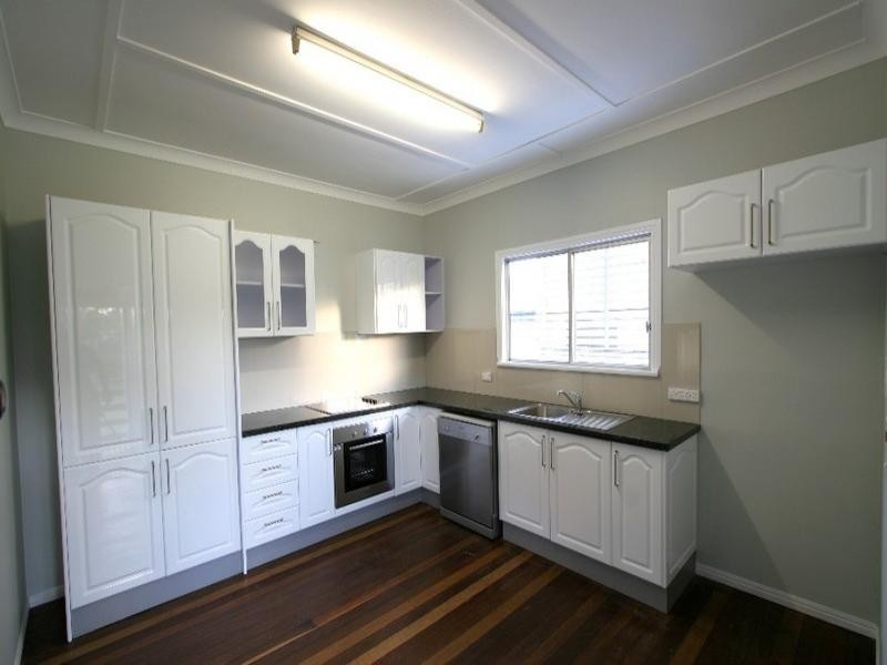 6 Moffat Street, Burnett Heads QLD 4670