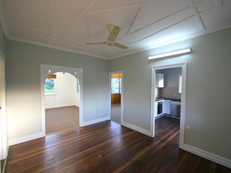 6 Moffat Street, Burnett Heads QLD 4670