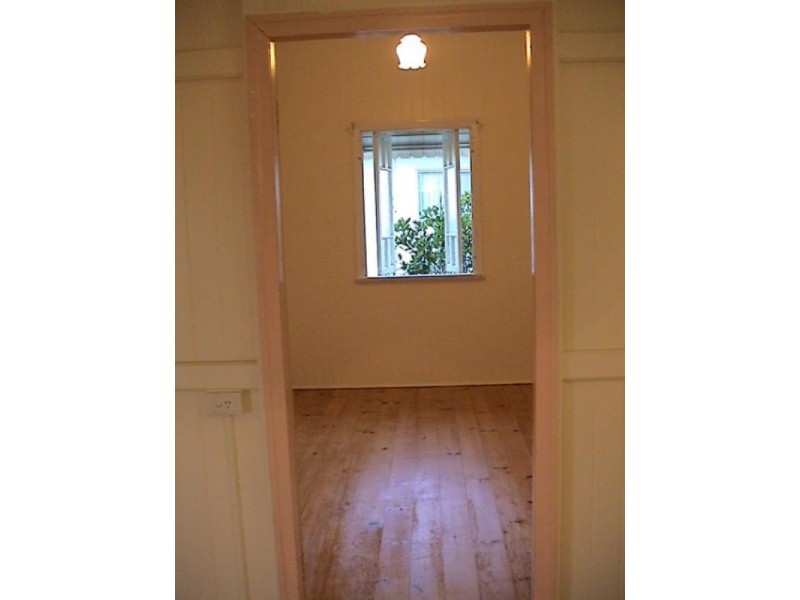 31 Hurst Street, Walkervale QLD 4670