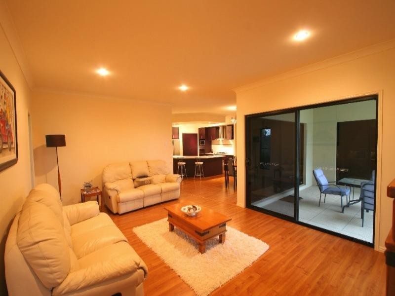 12 Raewood Close, Coral Cove QLD 4670