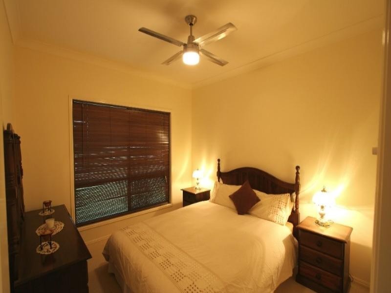 12 Raewood Close, Coral Cove QLD 4670