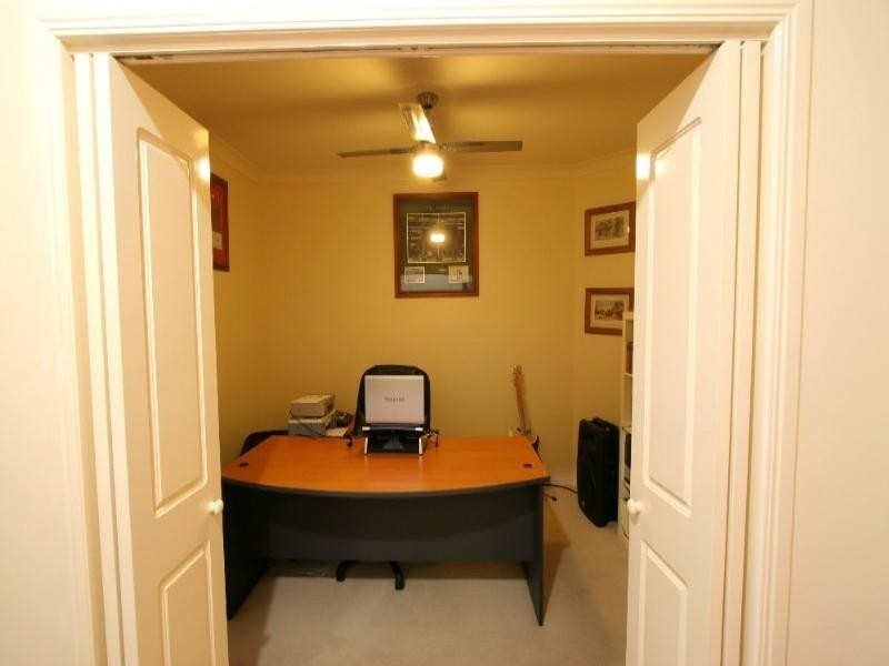 12 Raewood Close, Coral Cove QLD 4670