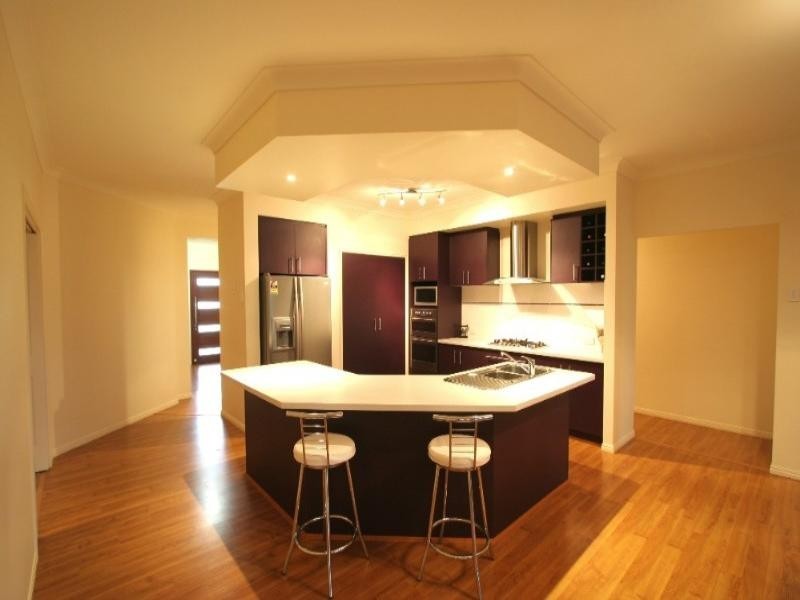 12 Raewood Close, Coral Cove QLD 4670