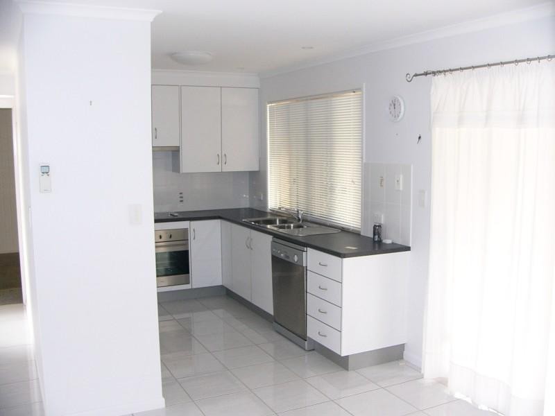 5/246 Walker Street, Millbank QLD 4670