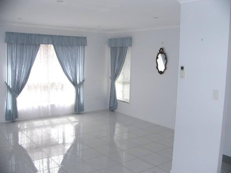 5/246 Walker Street, Millbank QLD 4670