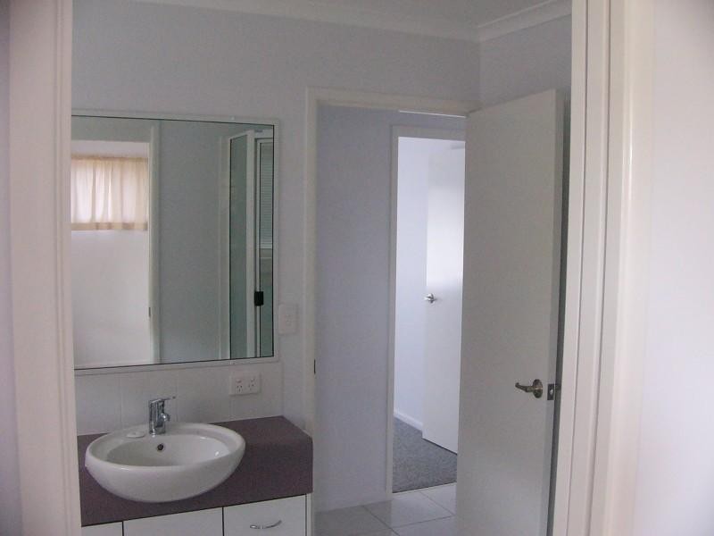 5/246 Walker Street, Millbank QLD 4670