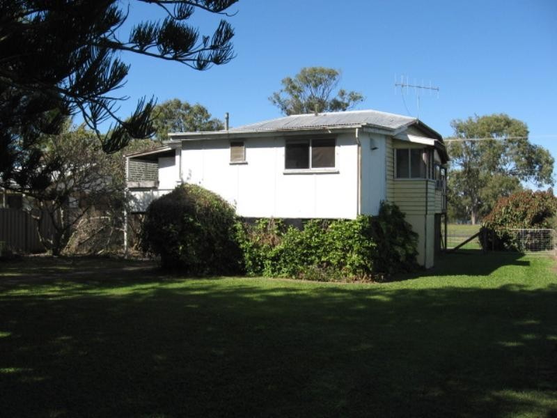 5 Mcintosh Avenue, Elliott Heads QLD 4670