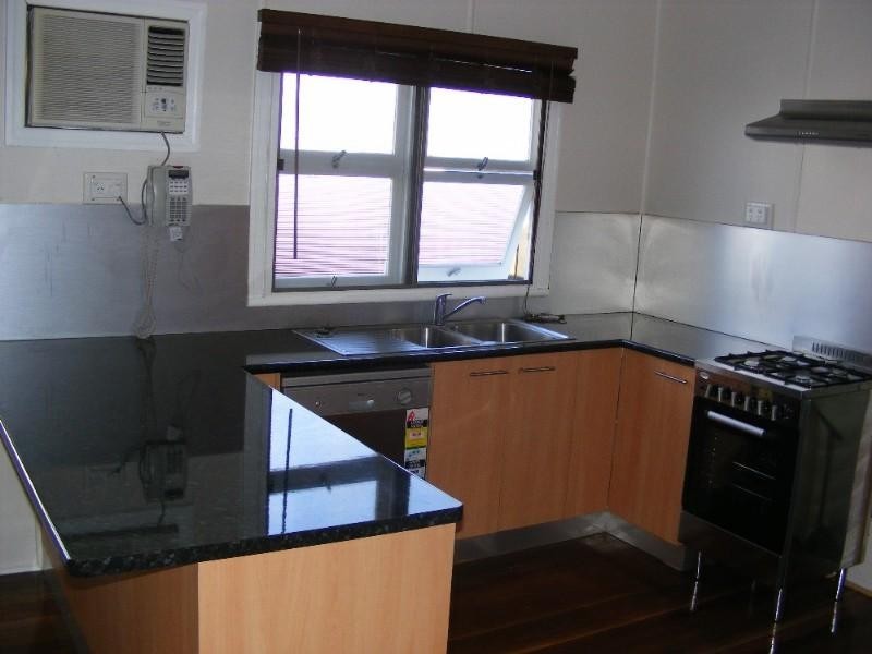 16 Greenwood Street, Kepnock QLD 4670